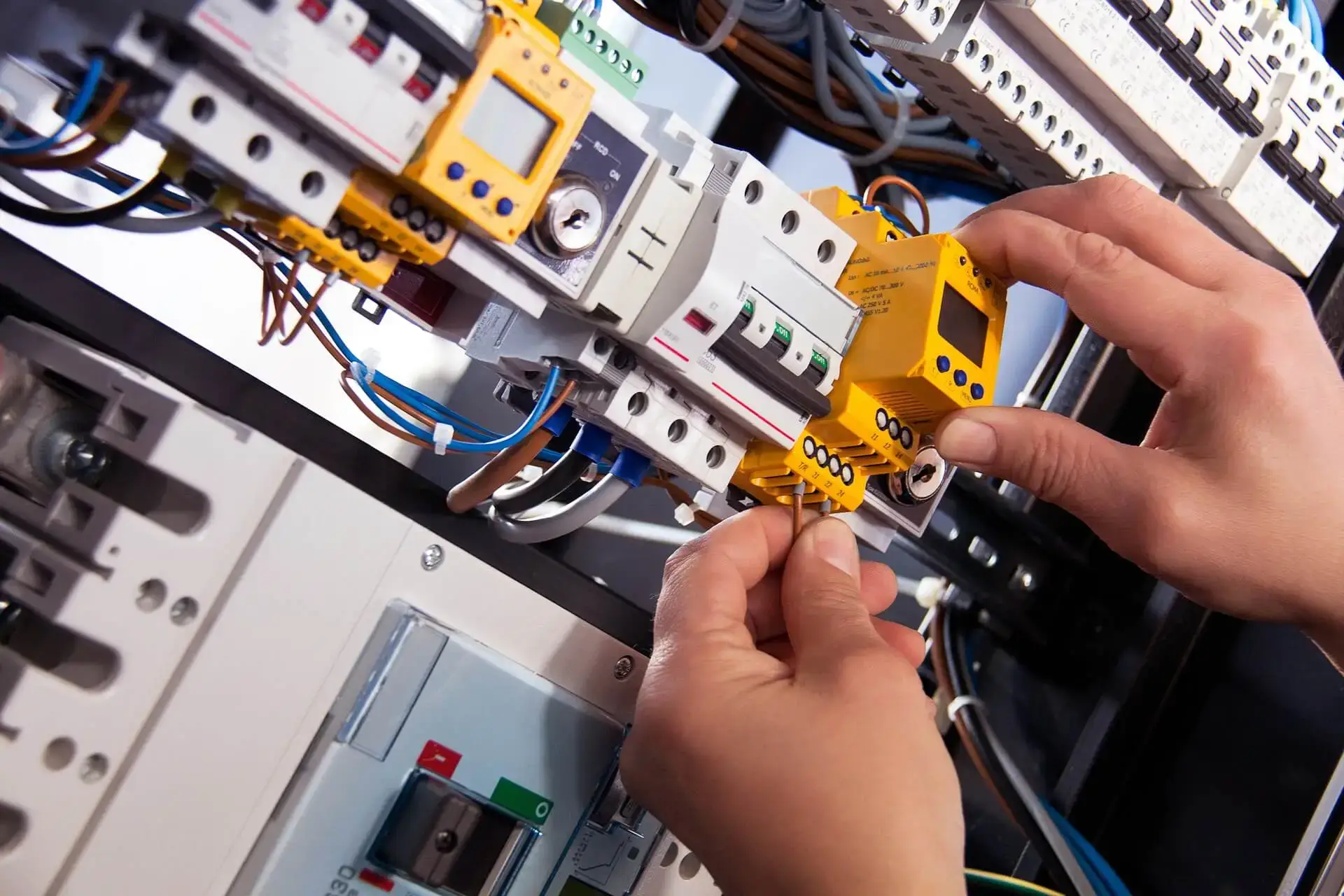 Certified electricians in Greenford